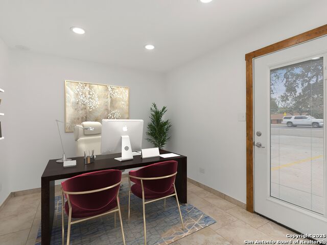 Image 10 of 26 For 1026 Oaklawn Street W