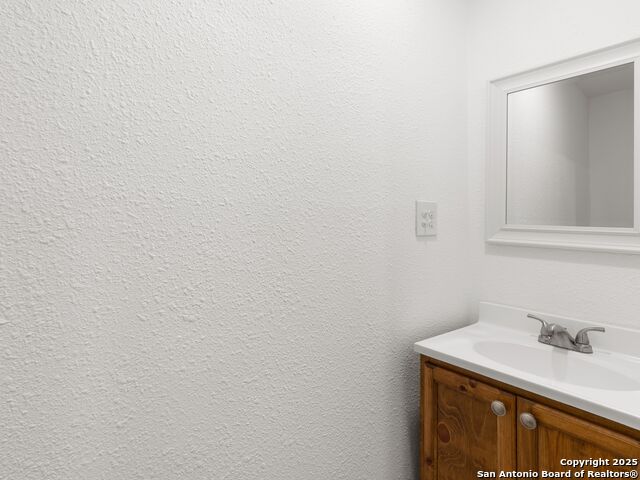 Image 14 of 26 For 1026 Oaklawn Street W