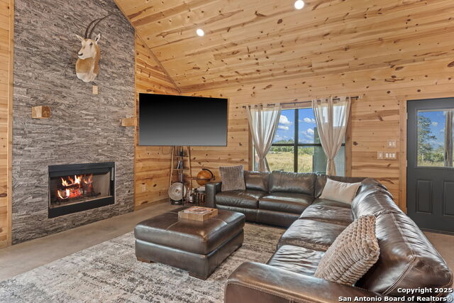 Listing photo id 25 for 12995 Hackberry