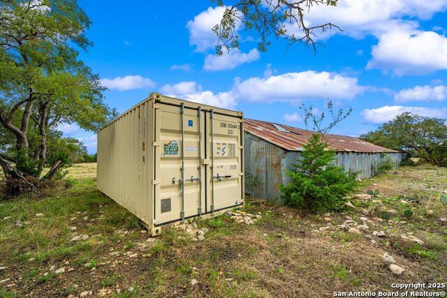 Listing photo id 43 for 12995 Hackberry