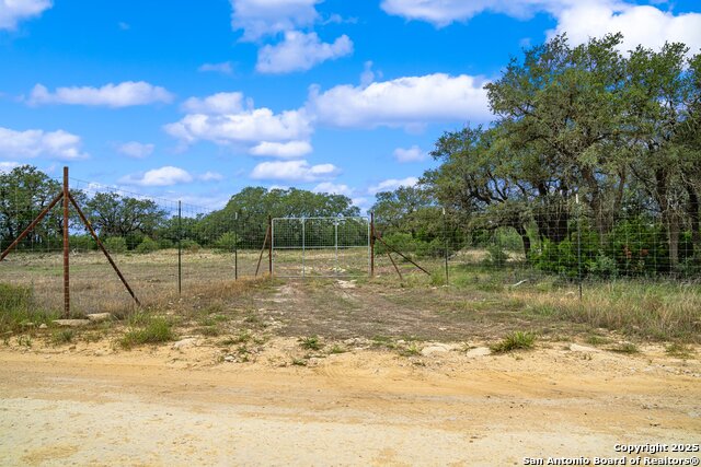 Listing photo id 46 for 12995 Hackberry