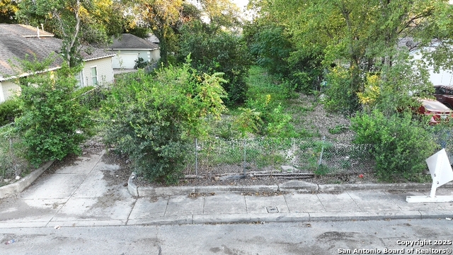 Listing photo id 0 for 1318 Essex