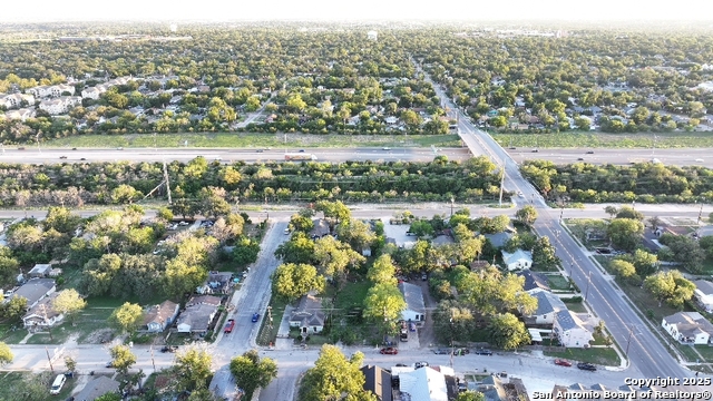 Listing photo id 4 for 1318 Essex