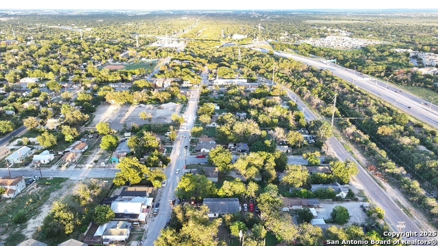 Listing photo id 6 for 1318 Essex