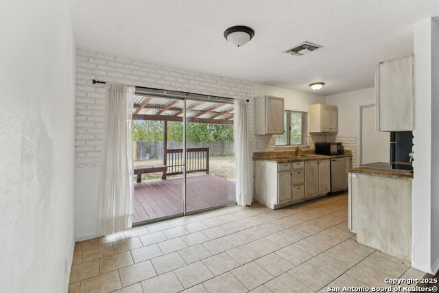 Listing photo id 9 for 8110 Whistler