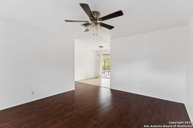 Listing photo id 4 for 8110 Whistler