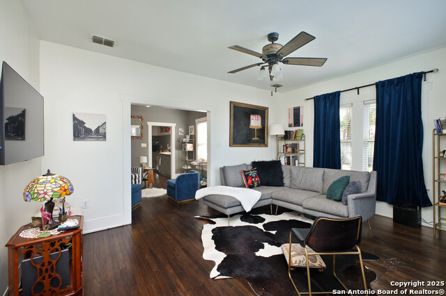 Image 10 of 39 For 636 Hollywood Ave. W