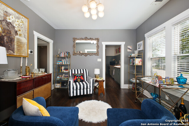 Image 13 of 39 For 636 Hollywood Ave. W