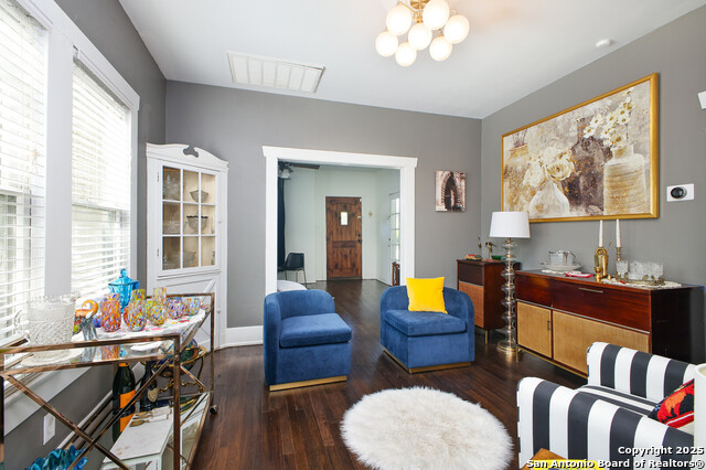 Image 14 of 39 For 636 Hollywood Ave. W