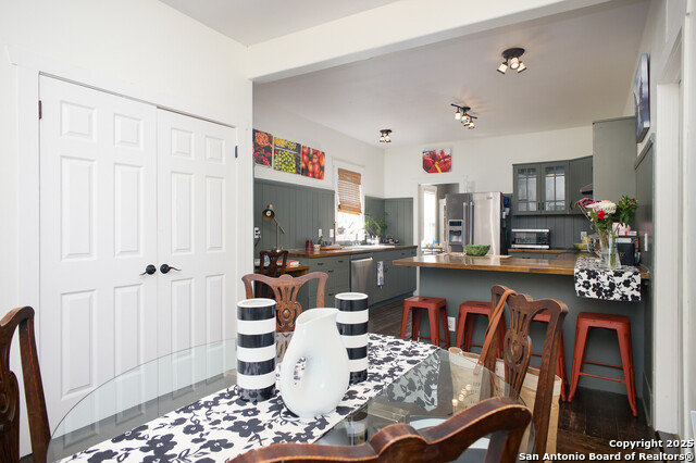 Image 19 of 39 For 636 Hollywood Ave. W