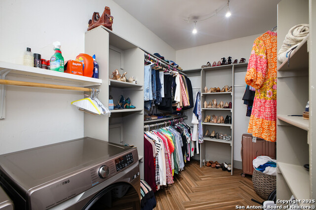 Image 29 of 39 For 636 Hollywood Ave. W