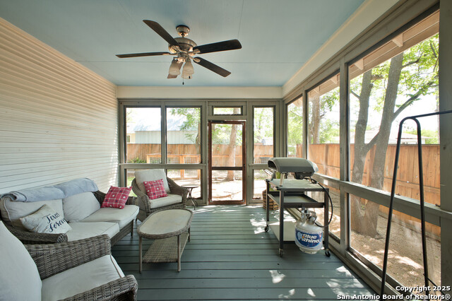 Image 30 of 39 For 636 Hollywood Ave. W