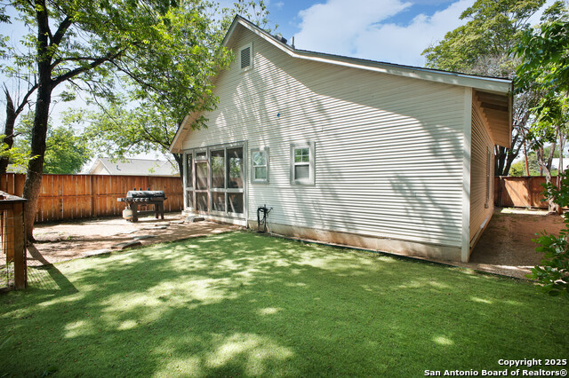 Image 36 of 39 For 636 Hollywood Ave. W