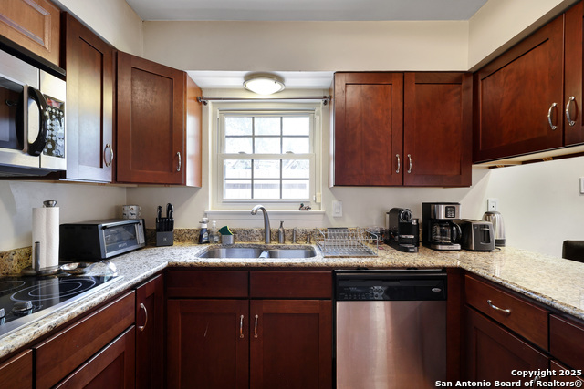 Image 16 of 29 For 8715 Starcrest 19