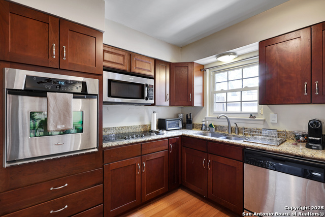 Image 17 of 29 For 8715 Starcrest 19