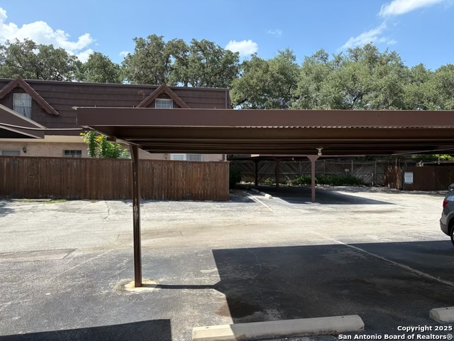 Image 25 of 29 For 8715 Starcrest 19