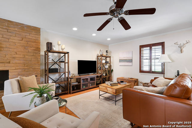 Image 6 of 29 For 8715 Starcrest 19