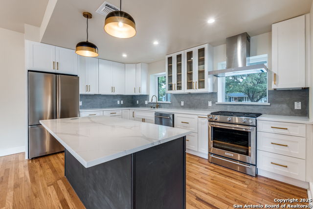 Image 5 of 15 For 310 Brees