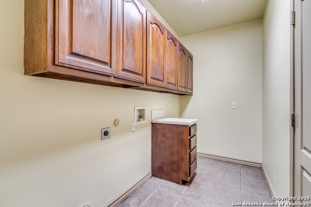 Image 12 of 29 For 811 Stirrup Dr