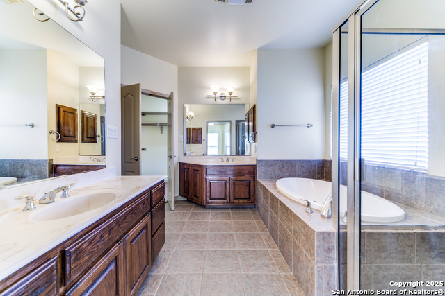 Image 15 of 29 For 811 Stirrup Dr