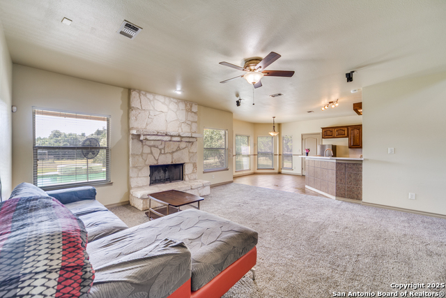 Image 7 of 29 For 811 Stirrup Dr