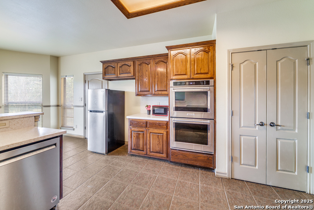 Image 9 of 29 For 811 Stirrup Dr