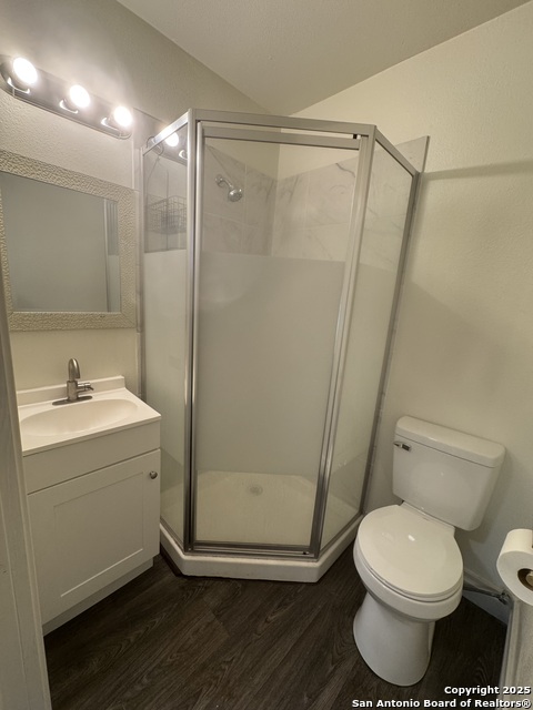 Image 4 of 6 For 242 Harlan W