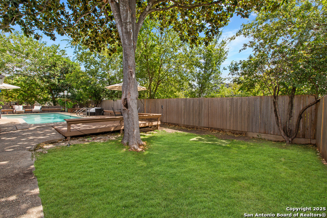 Image 29 of 36 For 11802 Tarragon