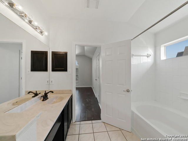 Image 17 of 26 For 21811 Goldcrest Run