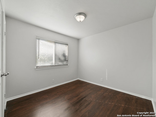 Image 21 of 26 For 21811 Goldcrest Run