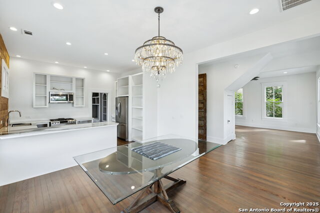 Listing photo id 9 for 321 Dewey  