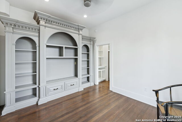 Listing photo id 11 for 321 Dewey  