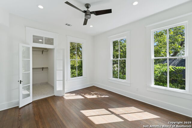 Listing photo id 12 for 321 Dewey  