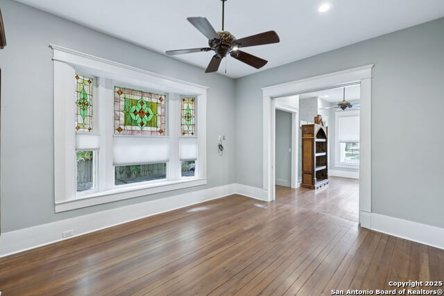 Listing photo id 5 for 321 Dewey  