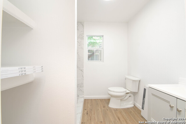 Listing photo id 8 for 727 John Adams Dr