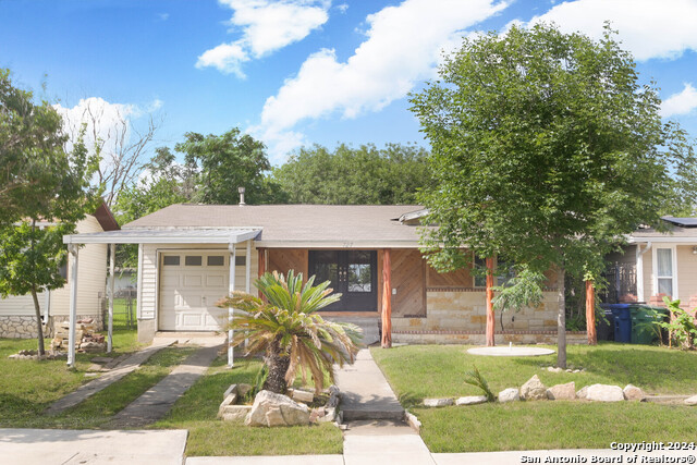 Listing photo id 0 for 727 John Adams Dr