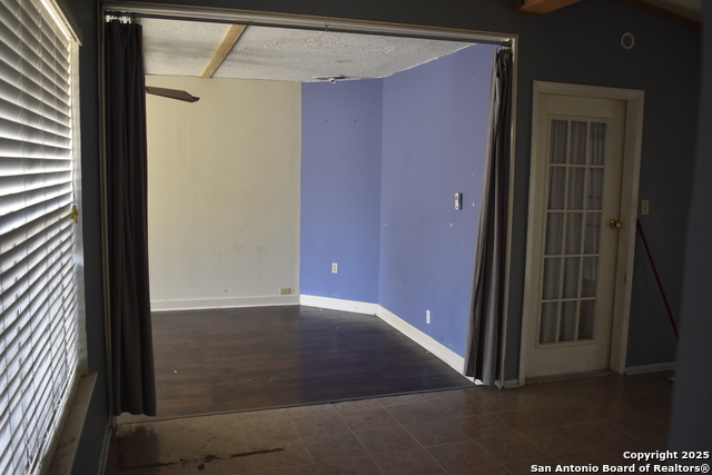 Image 5 of 16 For 4827 Casa Verde