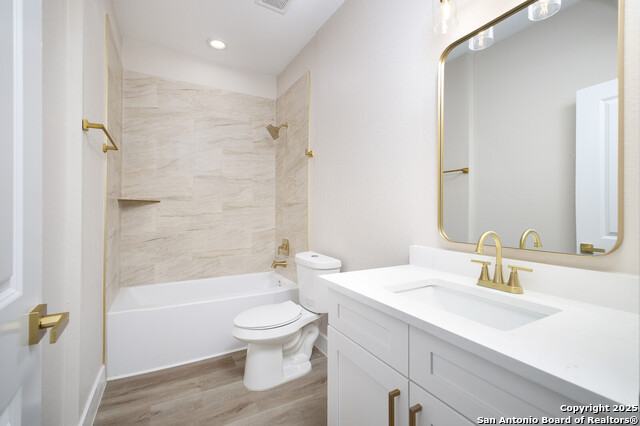Image 26 of 40 For 1644 Mistletoe Ave W 201