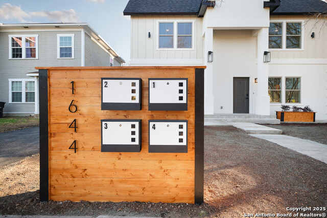 Image 3 of 40 For 1644 Mistletoe Ave W 201