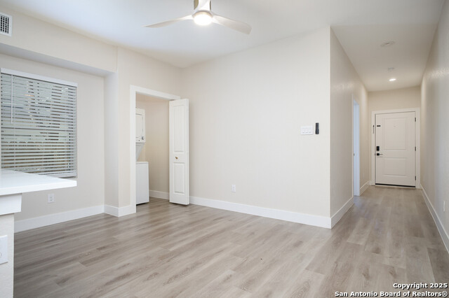 Image 30 of 40 For 1644 Mistletoe Ave W 201