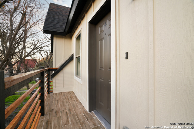 Image 33 of 40 For 1644 Mistletoe Ave W 201