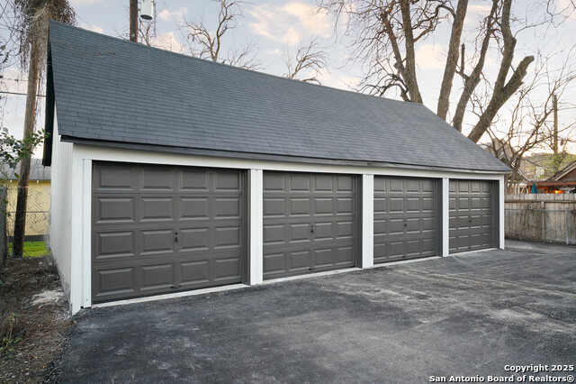 Image 35 of 40 For 1644 Mistletoe Ave W 201