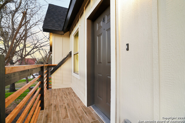 Image 36 of 40 For 1644 Mistletoe Ave W 201