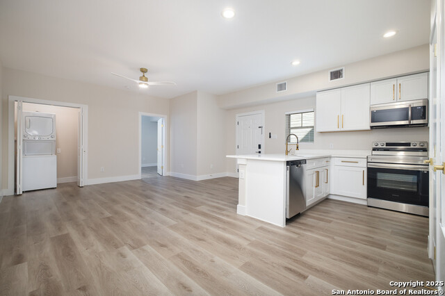 Image 5 of 40 For 1644 Mistletoe Ave W 201