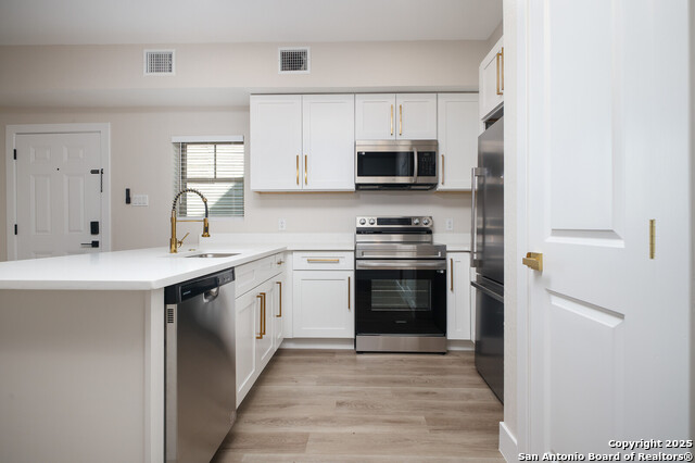 Image 7 of 40 For 1644 Mistletoe Ave W 201
