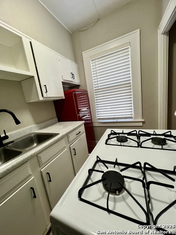 Image 4 of 16 For 128 Magnolia Ave W 1