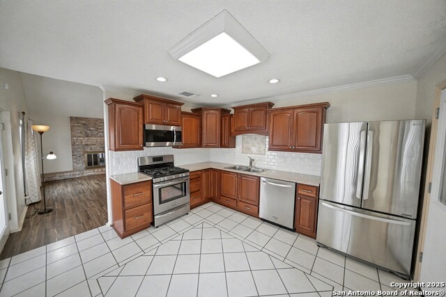 Listing photo id 8 for 632 Fern Meadow