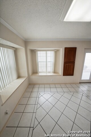 Listing photo id 11 for 632 Fern Meadow