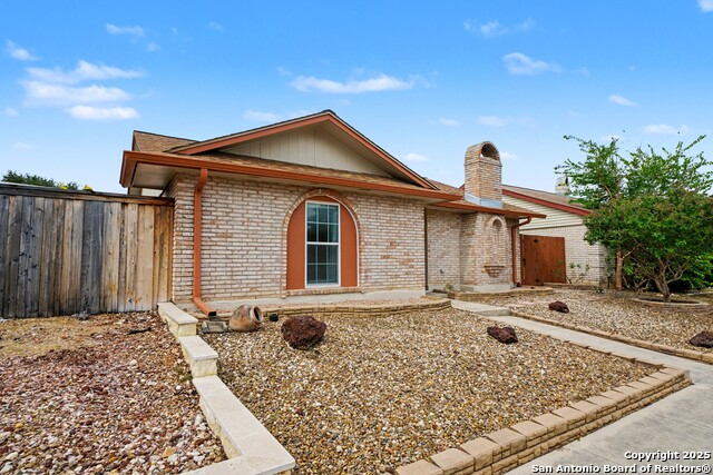 Listing photo id 0 for 632 Fern Meadow