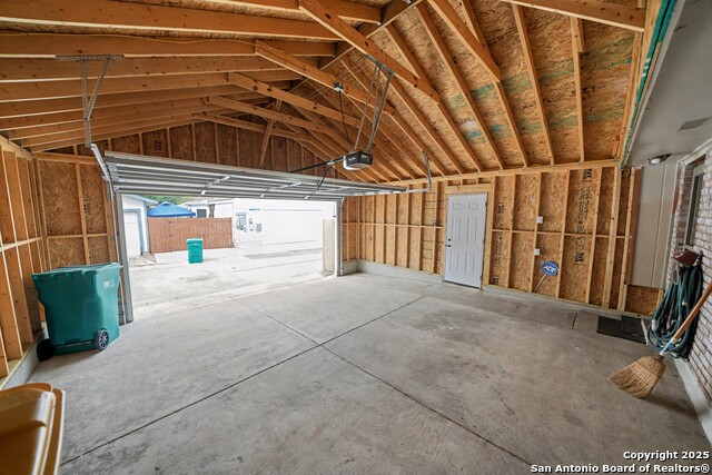 Listing photo id 26 for 632 Fern Meadow